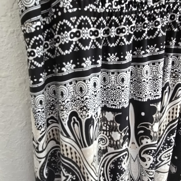 NWT INC 1X acemetrical hem long keyhole back boho dress - Picture 5 of 12